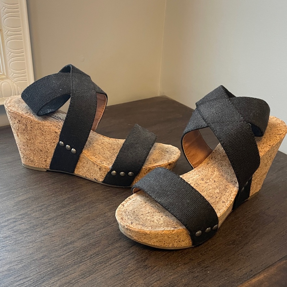 Lucky Brand Elastic Strap Cork Wedge